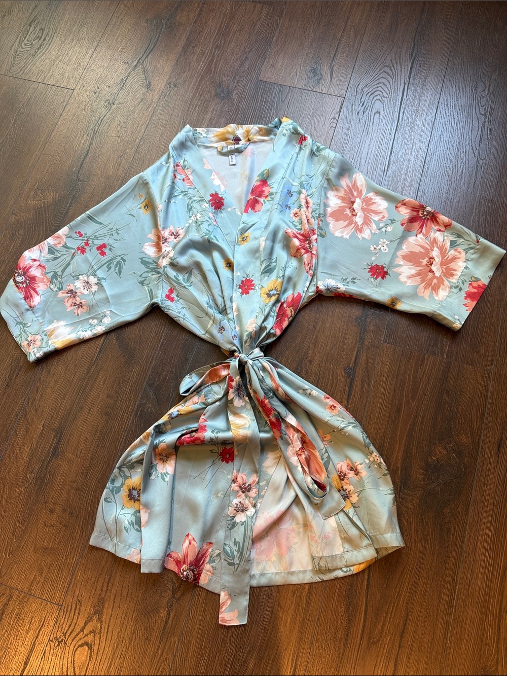 David’s Bridal Floral Tie-Front Robe SM